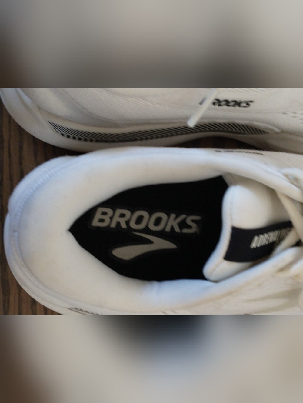 Brooks Women's Adrenaline GTS 24 White Running Shoes Size 8.5 - Picture 7 of 16